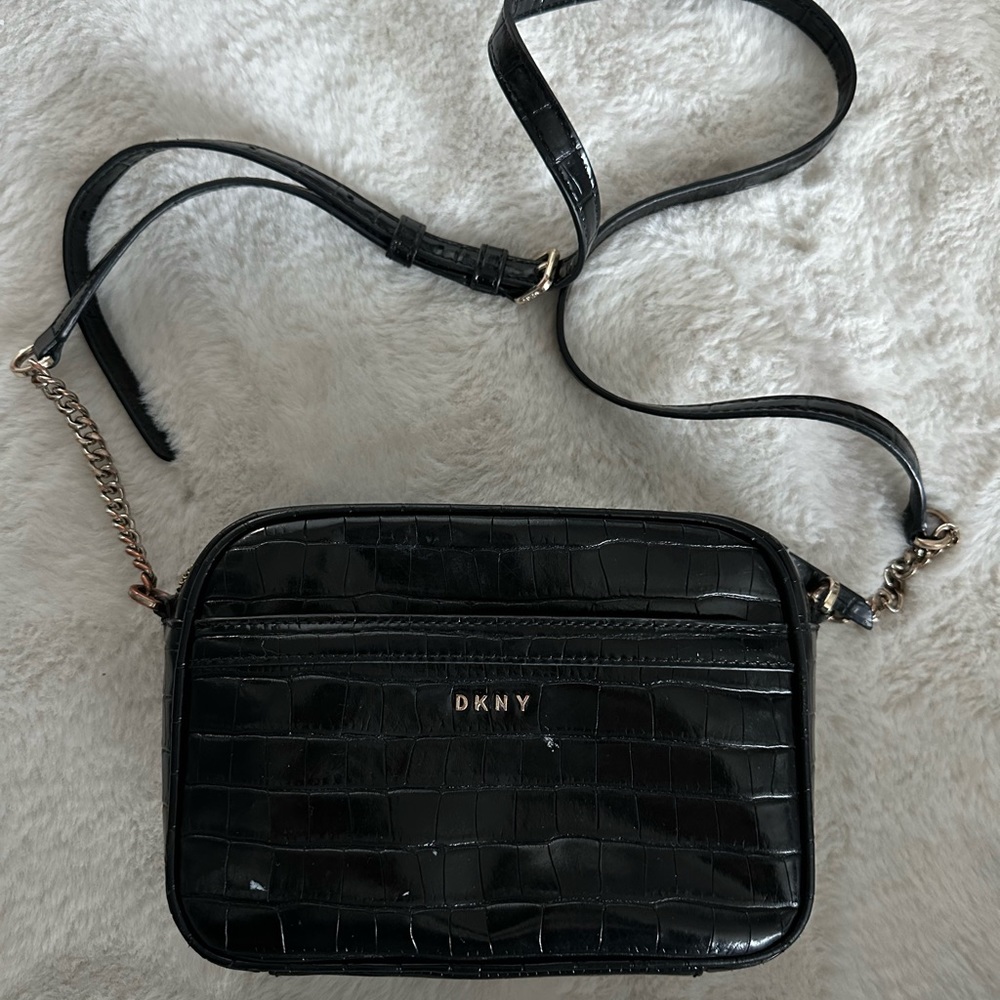 DKNY Posey Camera Bag Black Crocodile Design Small Crossbody Shoulder Bag